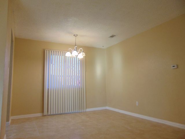 2114 E Park Row Drive, Arlington, TX 76010