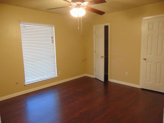 2114 E Park Row Drive, Arlington, TX 76010