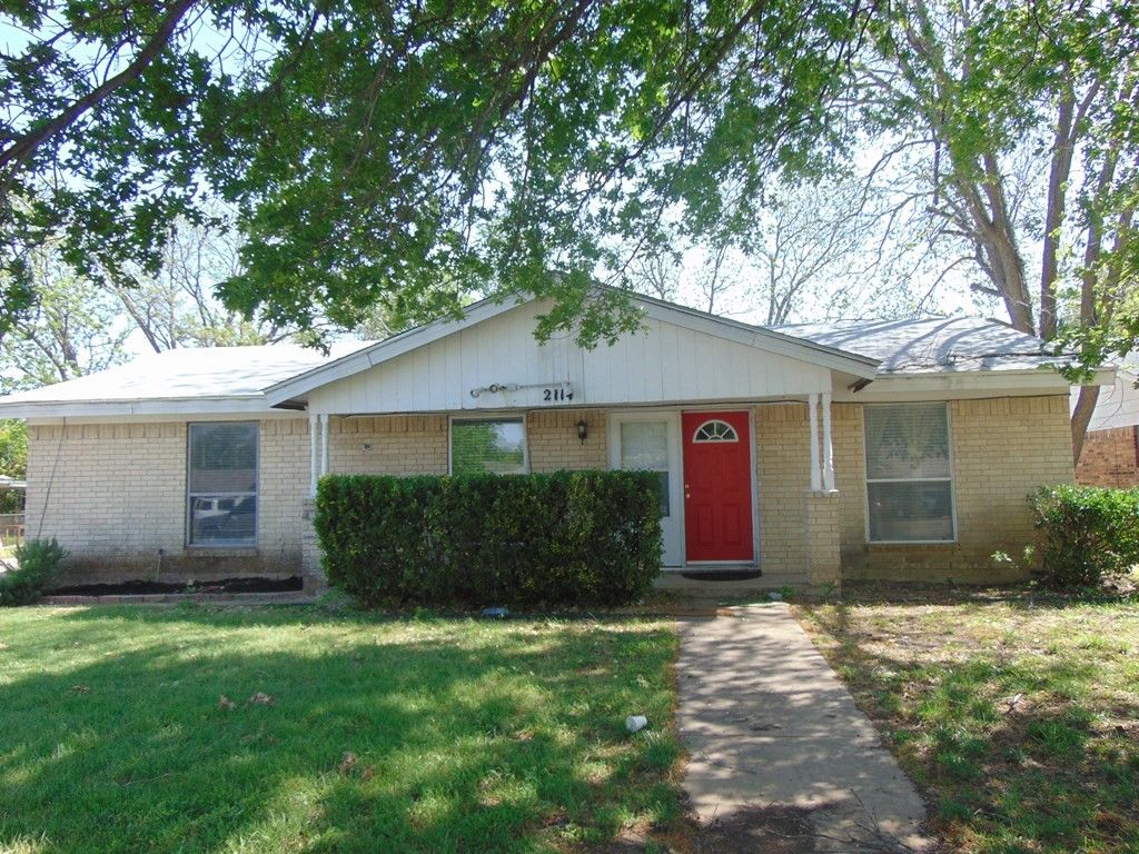2114 E Park Row Drive, Arlington, TX 76010