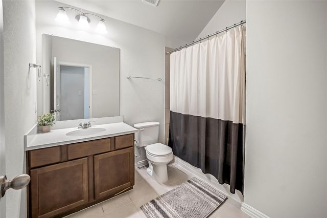 4213 Leslies Way, Dickinson, TX 77539