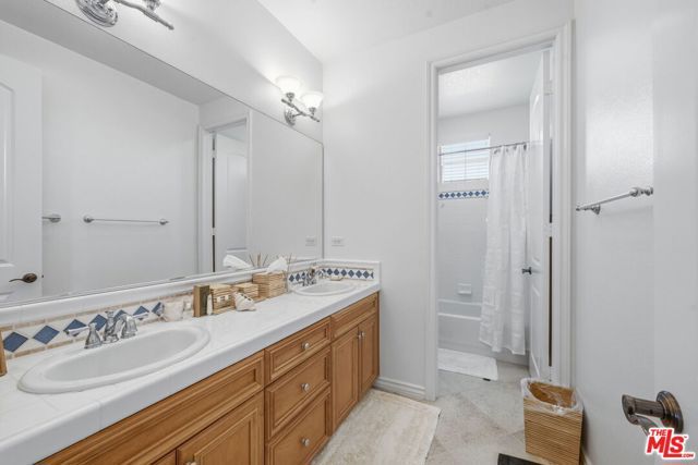 4061 Adriatic Street, Oxnard, CA 93035