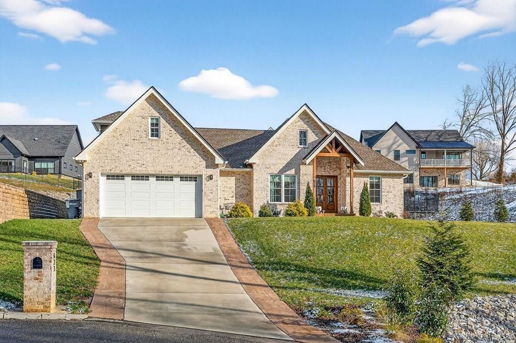 623 Longstreet Dr, Cookeville, TN 38506