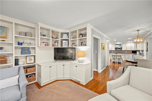 1000 Greenhurst Road, Winston-salem, NC 27104