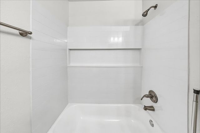 2204 Perkins Crossing Drive, Conroe, TX 77304