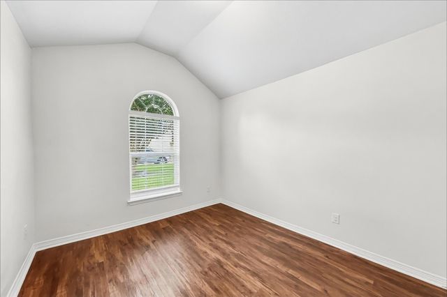 2204 Perkins Crossing Drive, Conroe, TX 77304