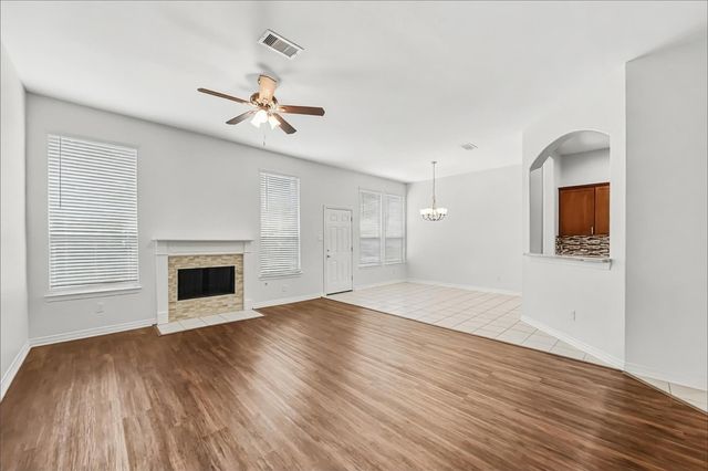 2204 Perkins Crossing Drive, Conroe, TX 77304