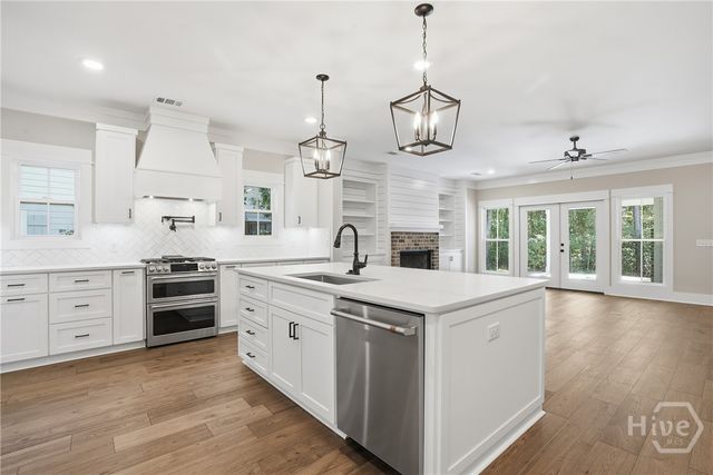 373 Ridgewood Park Drive S, Richmond Hill, GA 31324