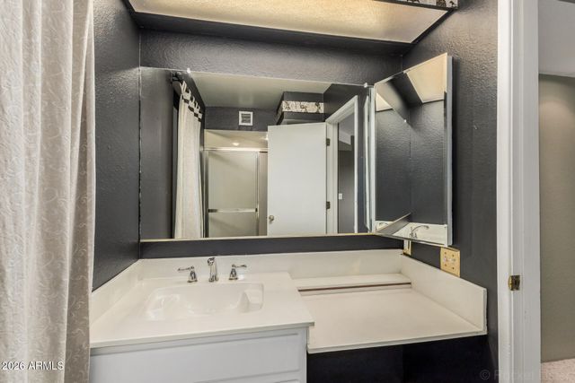 5035 N 10TH Place 107, Phoenix, AZ 85014