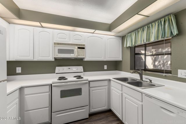 5035 N 10TH Place 107, Phoenix, AZ 85014