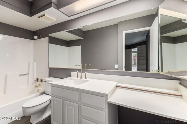 5035 N 10TH Place 107, Phoenix, AZ 85014