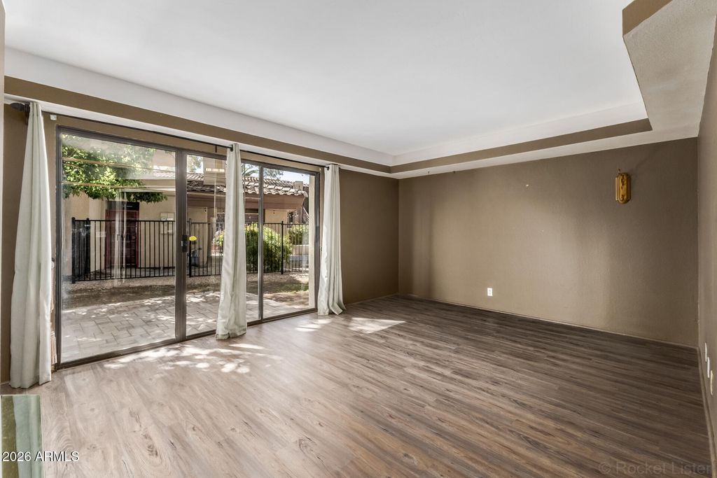5035 N 10TH Place 107, Phoenix, AZ 85014 — photo 4