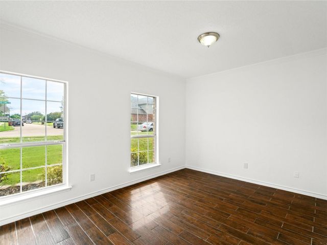 2922 Tree Line Road, Garland, TX 75040