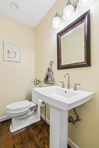 2605 Cox District Road, Woodstock, VT 05091