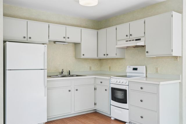 2605 Cox District Road, Woodstock, VT 05091