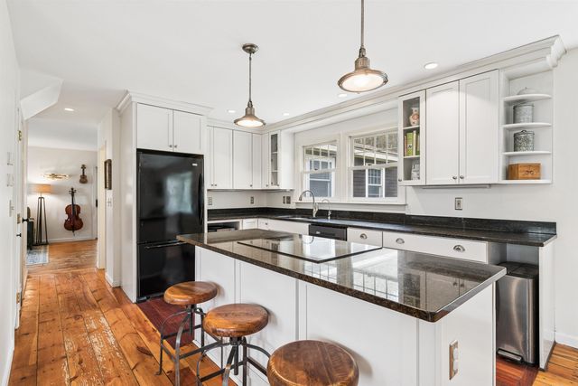 2605 Cox District Road, Woodstock, VT 05091