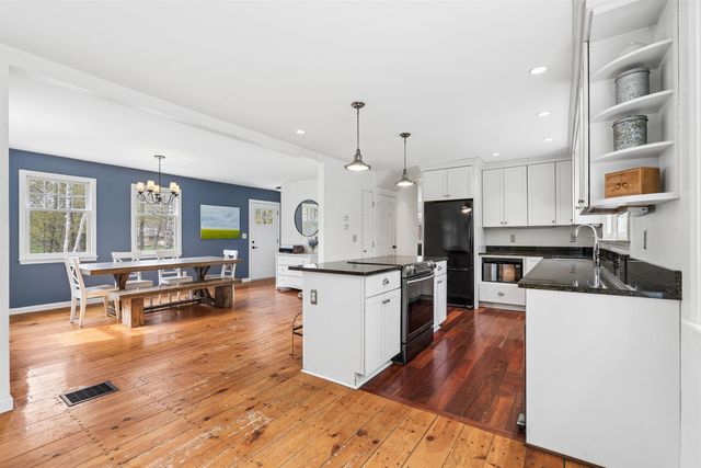 2605 Cox District Road, Woodstock, VT 05091