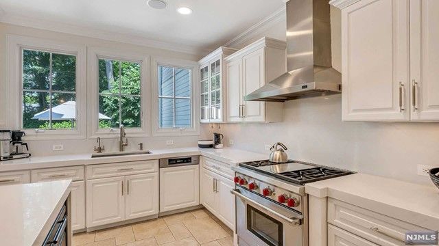 71 Rolling Ridge Road, Upper Saddle River, NJ 07458