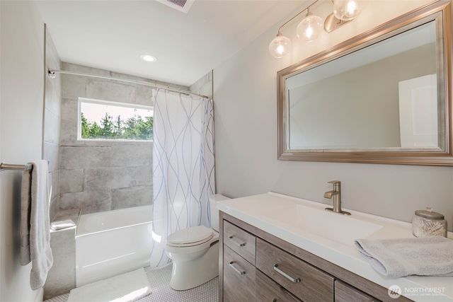 10362 Capistrano Place NE, Poulsbo, WA 98370