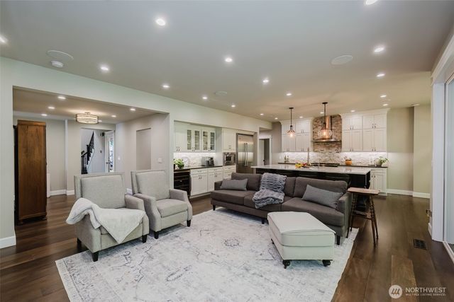 10362 Capistrano Place NE, Poulsbo, WA 98370