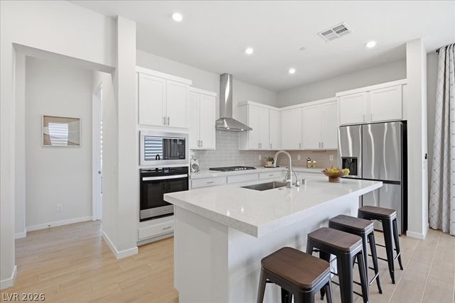 847 Eaton Falls Street, Henderson, NV 89011
