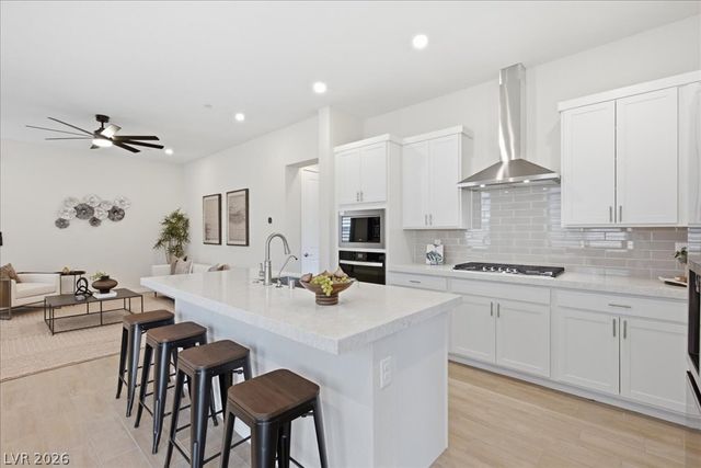 847 Eaton Falls Street, Henderson, NV 89011