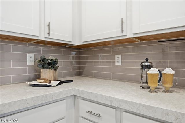 847 Eaton Falls Street, Henderson, NV 89011