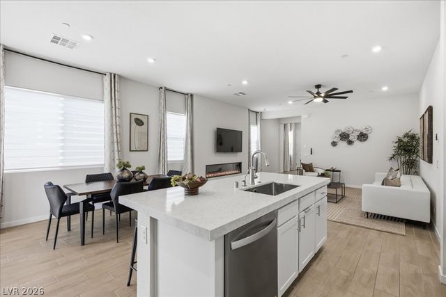 847 Eaton Falls Street, Henderson, NV 89011