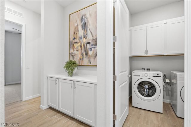 847 Eaton Falls Street, Henderson, NV 89011