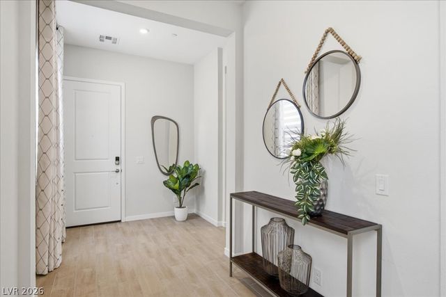 847 Eaton Falls Street, Henderson, NV 89011