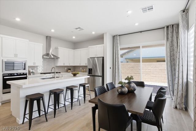 847 Eaton Falls Street, Henderson, NV 89011