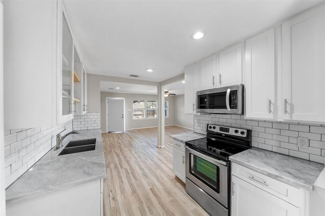 7019 Sur Court, Houston, TX 77033