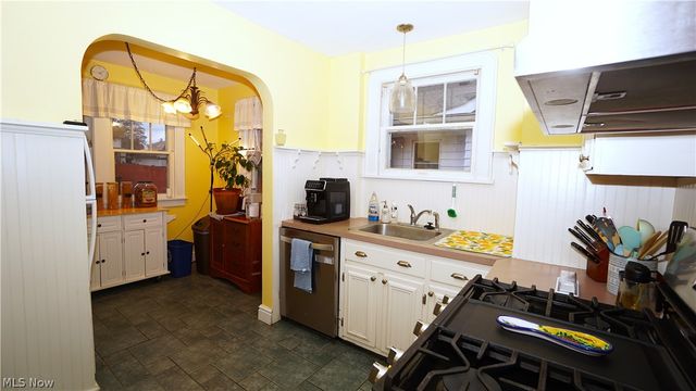 1652 14th Street, Cuyahoga Falls, OH 44223