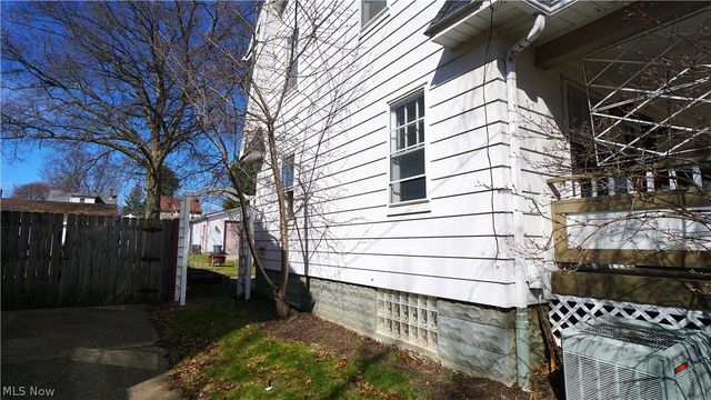 1652 14th Street, Cuyahoga Falls, OH 44223