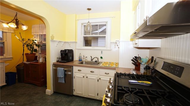 1652 14th Street, Cuyahoga Falls, OH 44223