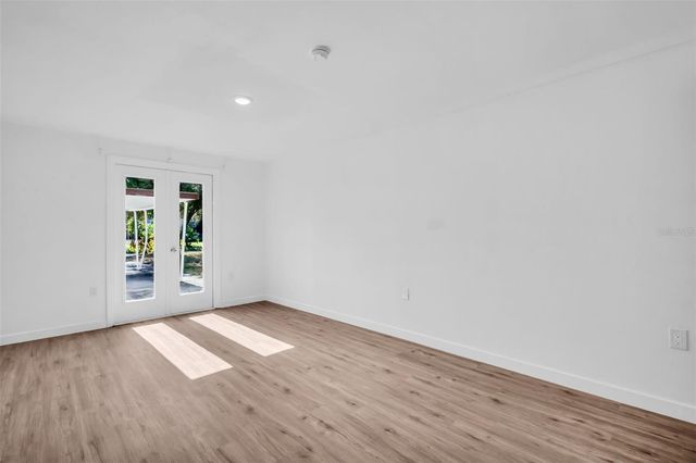 6055 7TH AVENUE S, St Petersburg, FL 33707