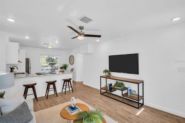 6055 7TH AVENUE S, St Petersburg, FL 33707