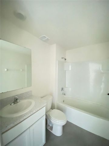 492 HICKORY COURSE LOOP, Ocala, FL 34472