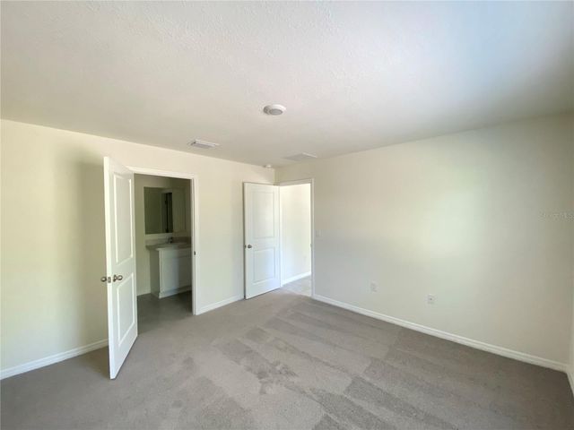 492 HICKORY COURSE LOOP, Ocala, FL 34472
