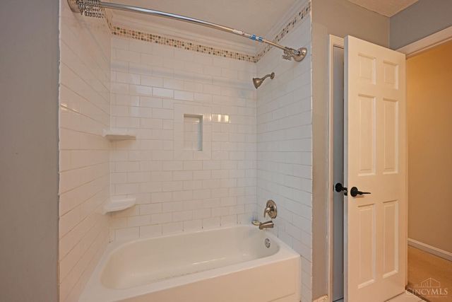10174 Amberwood Court, West Chester, OH 45241