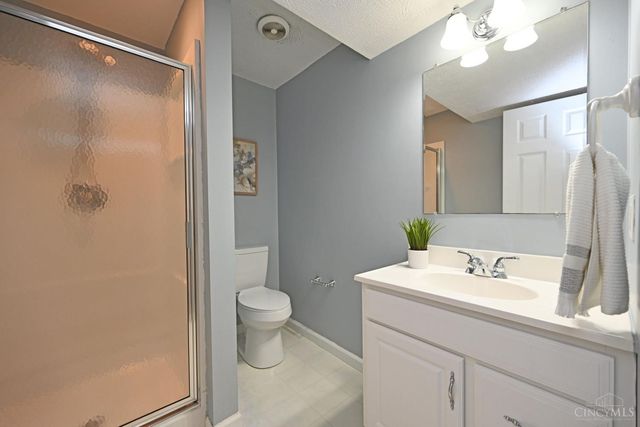 10174 Amberwood Court, West Chester, OH 45241