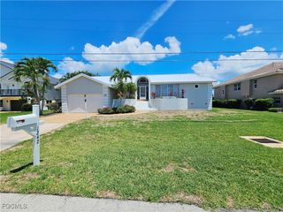 1242 Par View DR, Sanibel, FL 33957