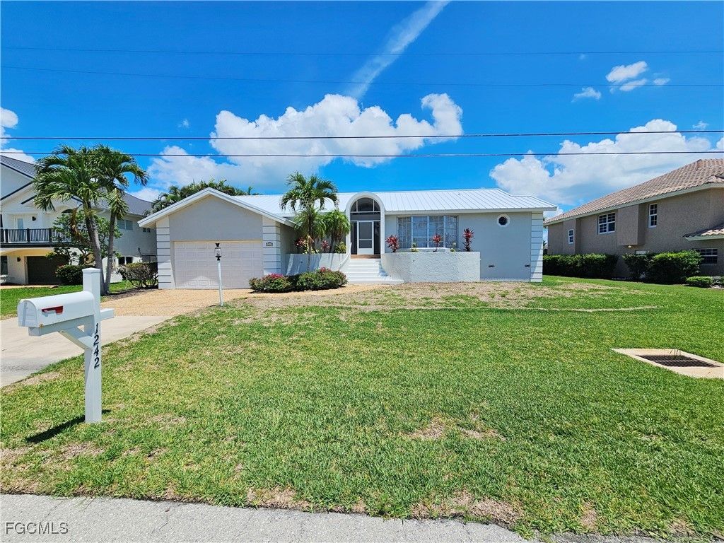 1242 Par View DR, Sanibel, FL 33957