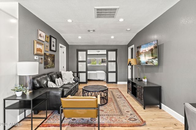 5710 E CAMELBACK Road, Phoenix, AZ 85018