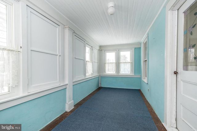 2002 EDGELY RD, Levittown, PA 19057