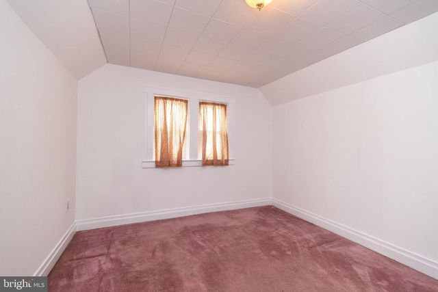 2002 EDGELY RD, Levittown, PA 19057