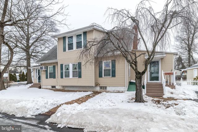 2002 EDGELY RD, Levittown, PA 19057