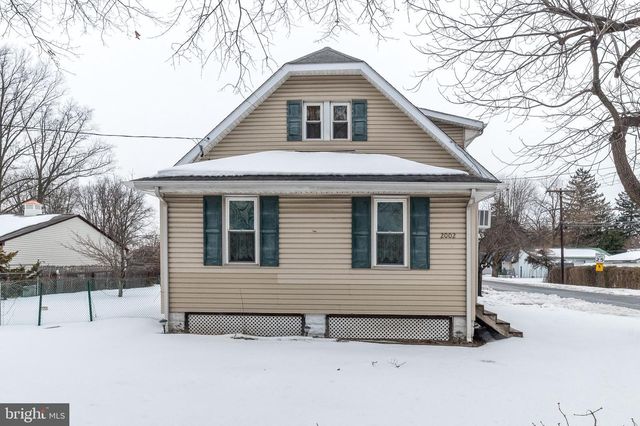 2002 EDGELY RD, Levittown, PA 19057