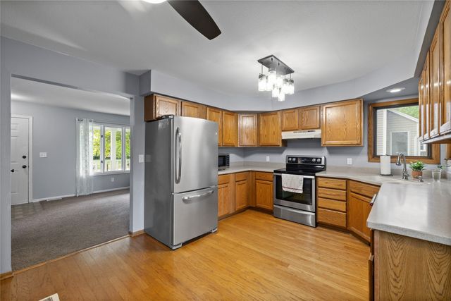 711 SE Dolan Drive, Grimes, IA 50111