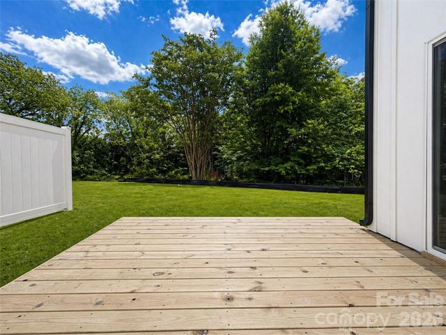 1220 N Sharon Amity Road, Charlotte, NC 28211