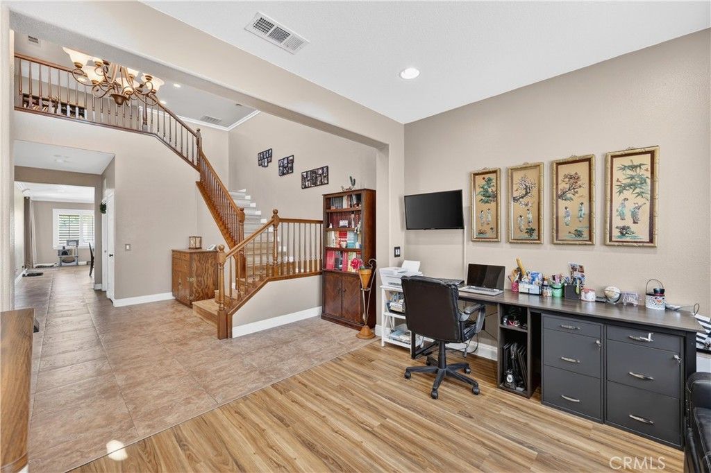 Image 13 of property listing at 27708 Carlton Oaks Street, Murrieta, CA 92562